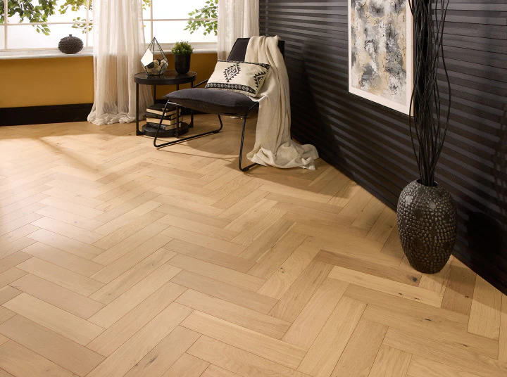 Invisible Smooth Oak Herringbone