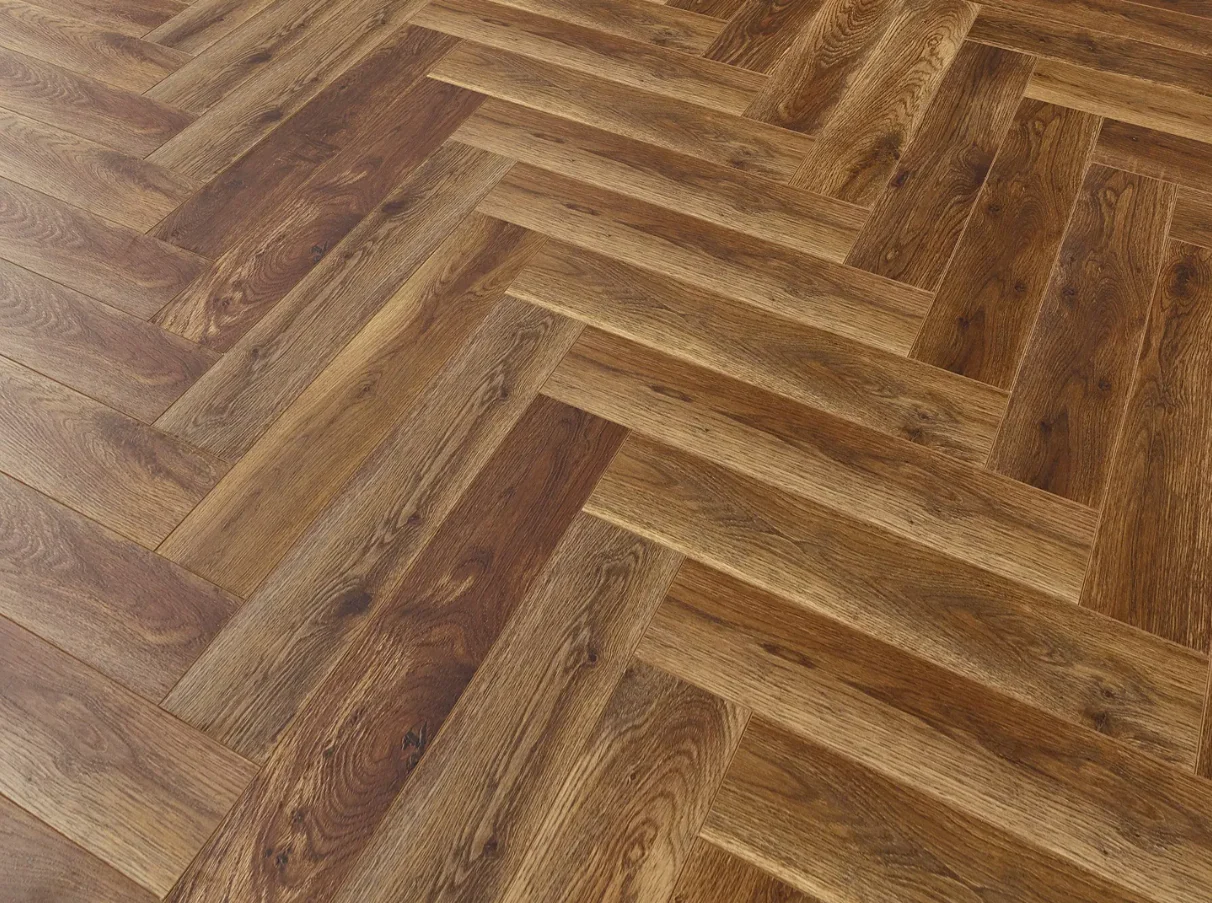 Warm Antique Oak Bergen 12mm Herringbone Laminate - Image 3