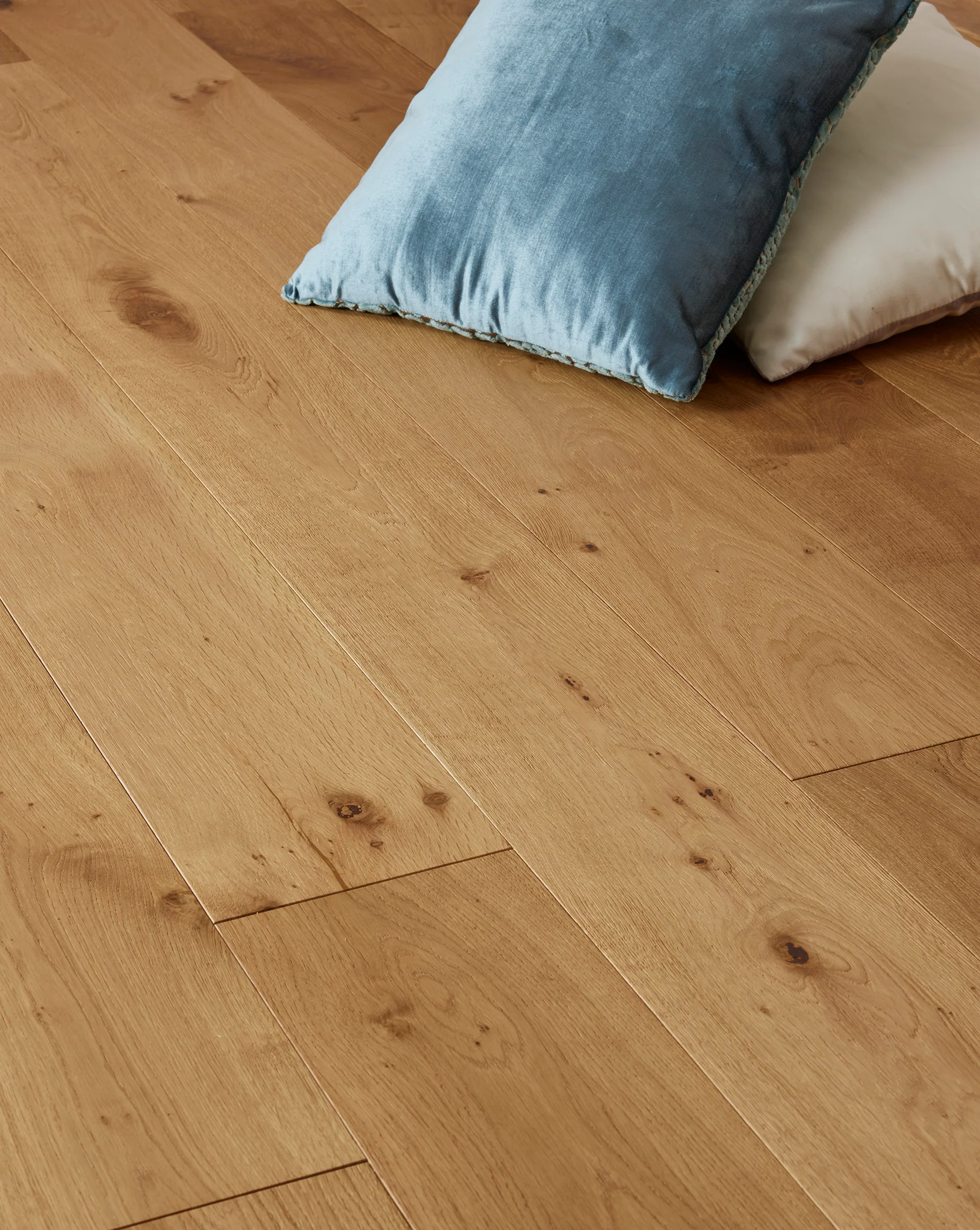 French Oak Rustic Brushed Lacquered Plank