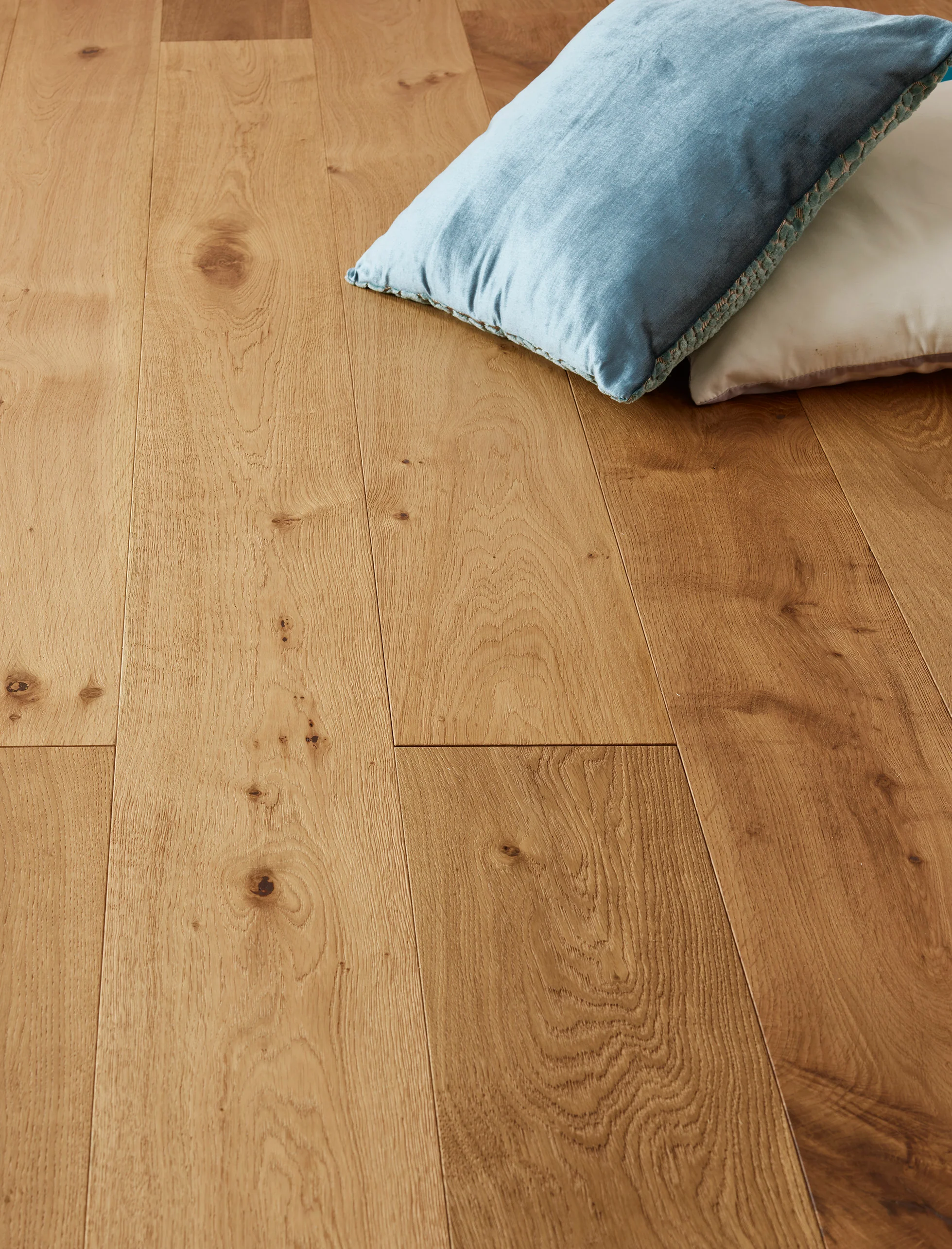 French Oak Rustic Brushed Lacquered Plank - Image 3
