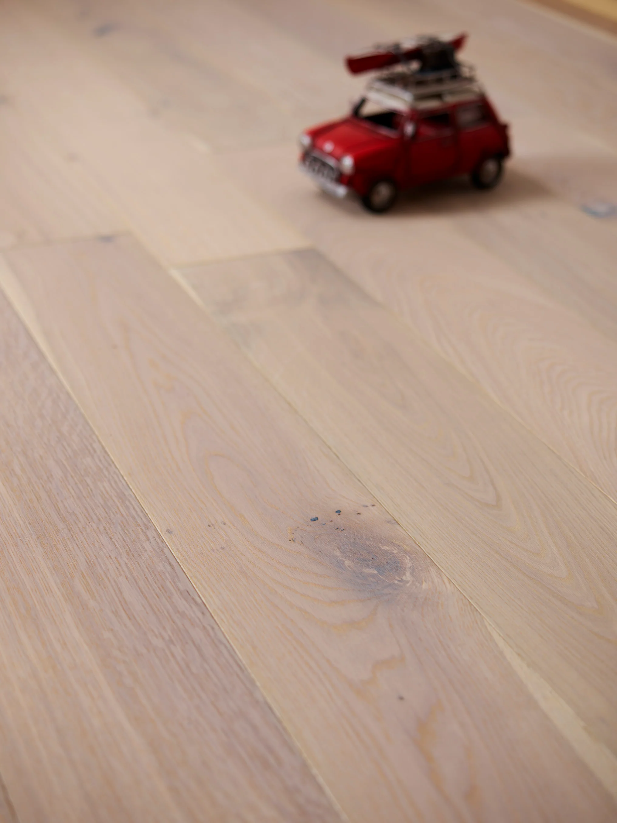 French Oak Character White Oiled - Image 2
