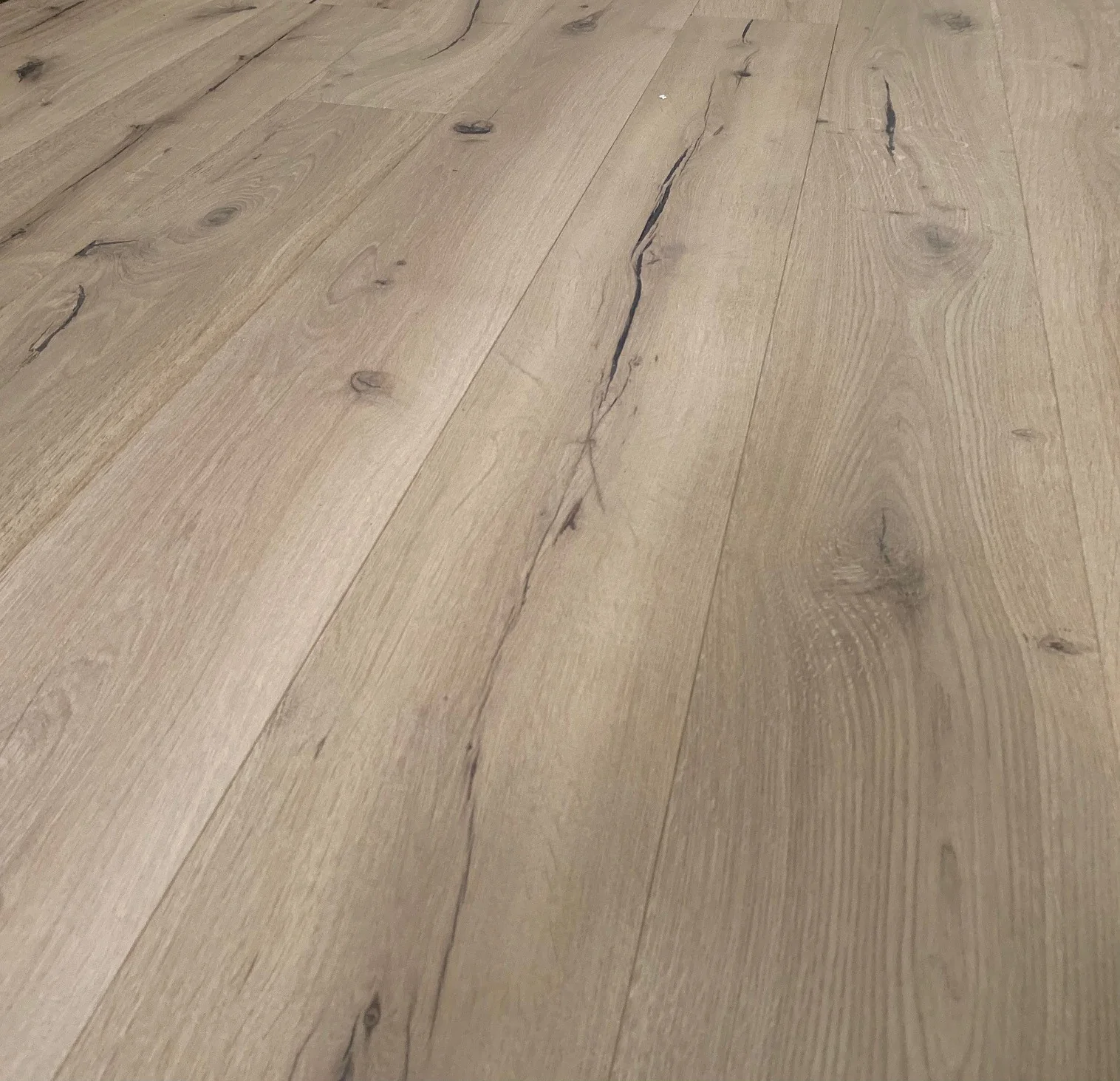 French Oak Rustic Plus Heavy Brushed Invisible