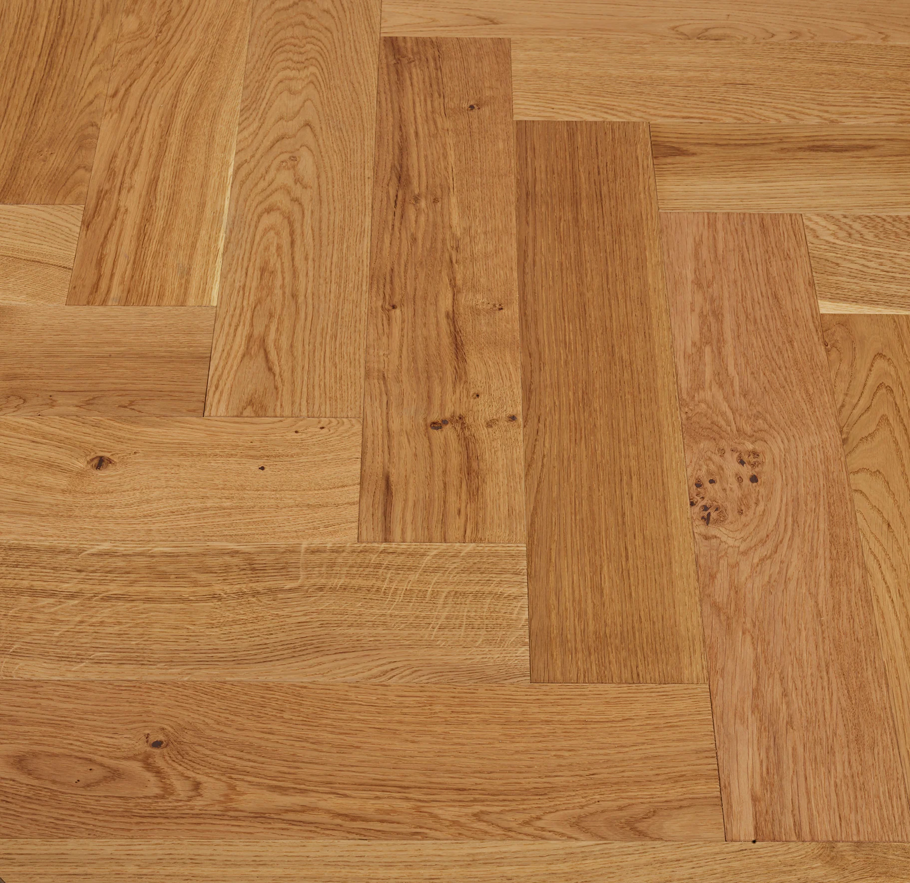 Select Oak Large Herringbone UV Oiled - Image 4