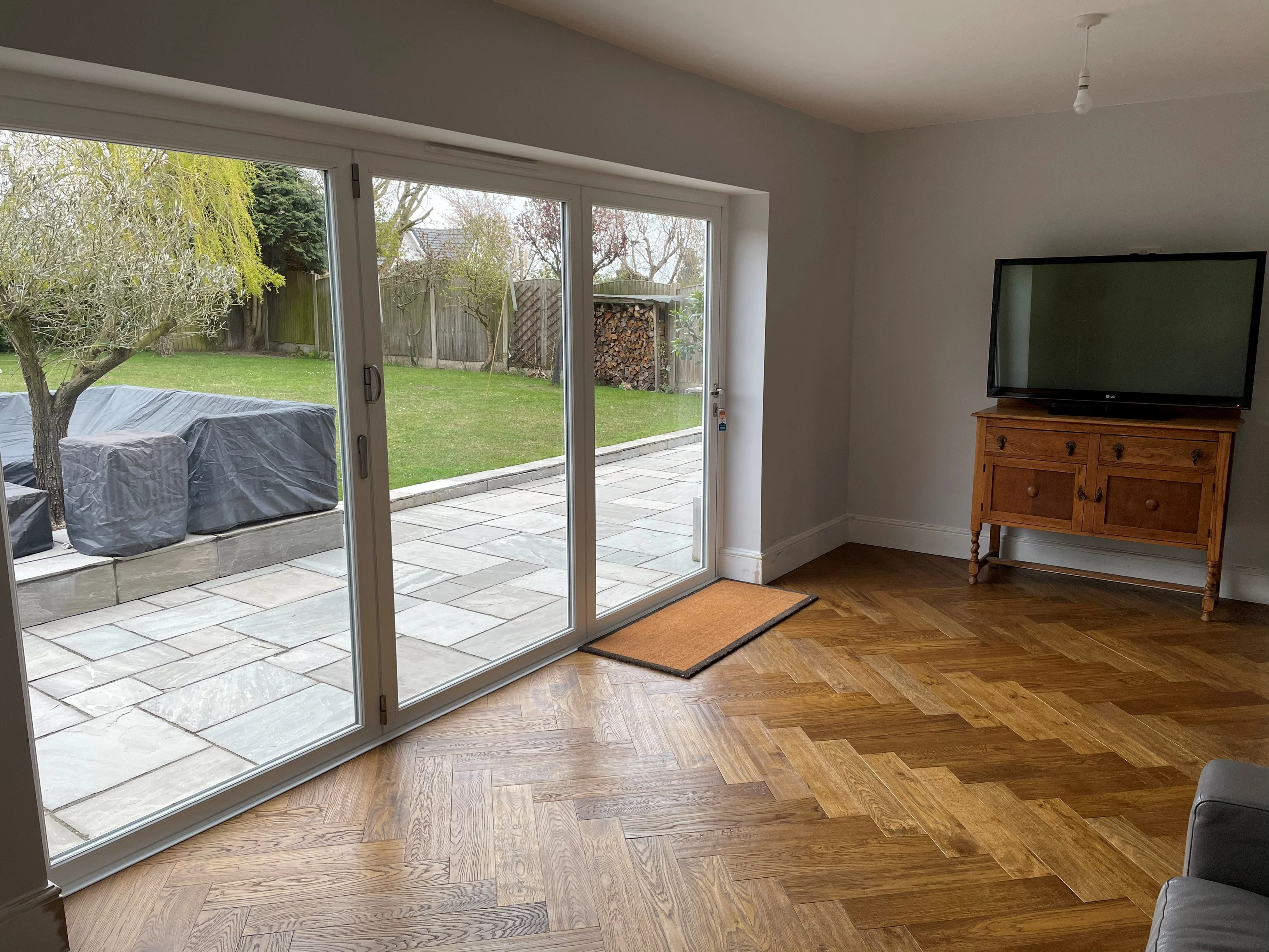 Character Oak Herringbone Cognac Stained - Image 4