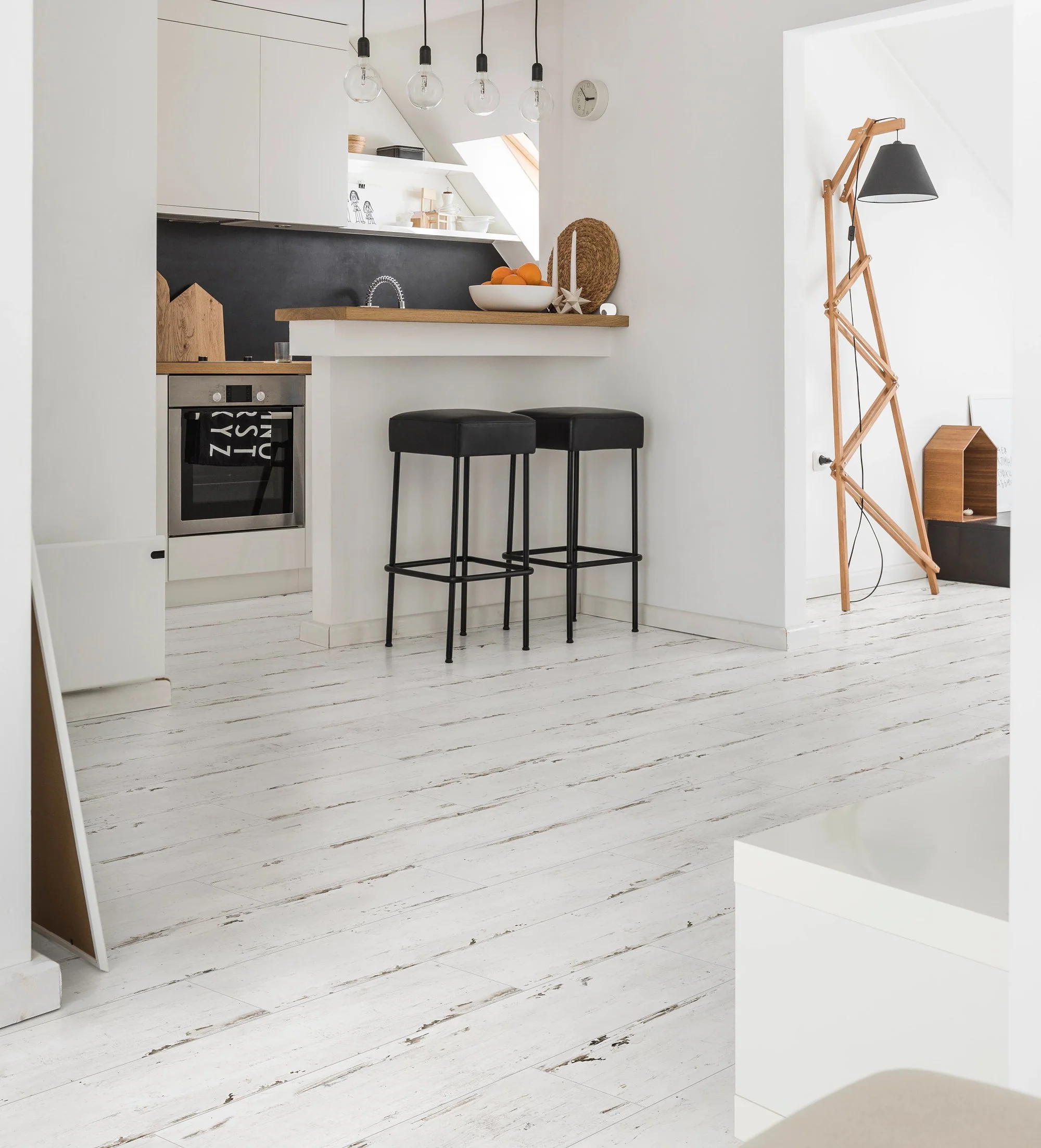 COREtec | Essentials 1200+ Series Painted Oak 02