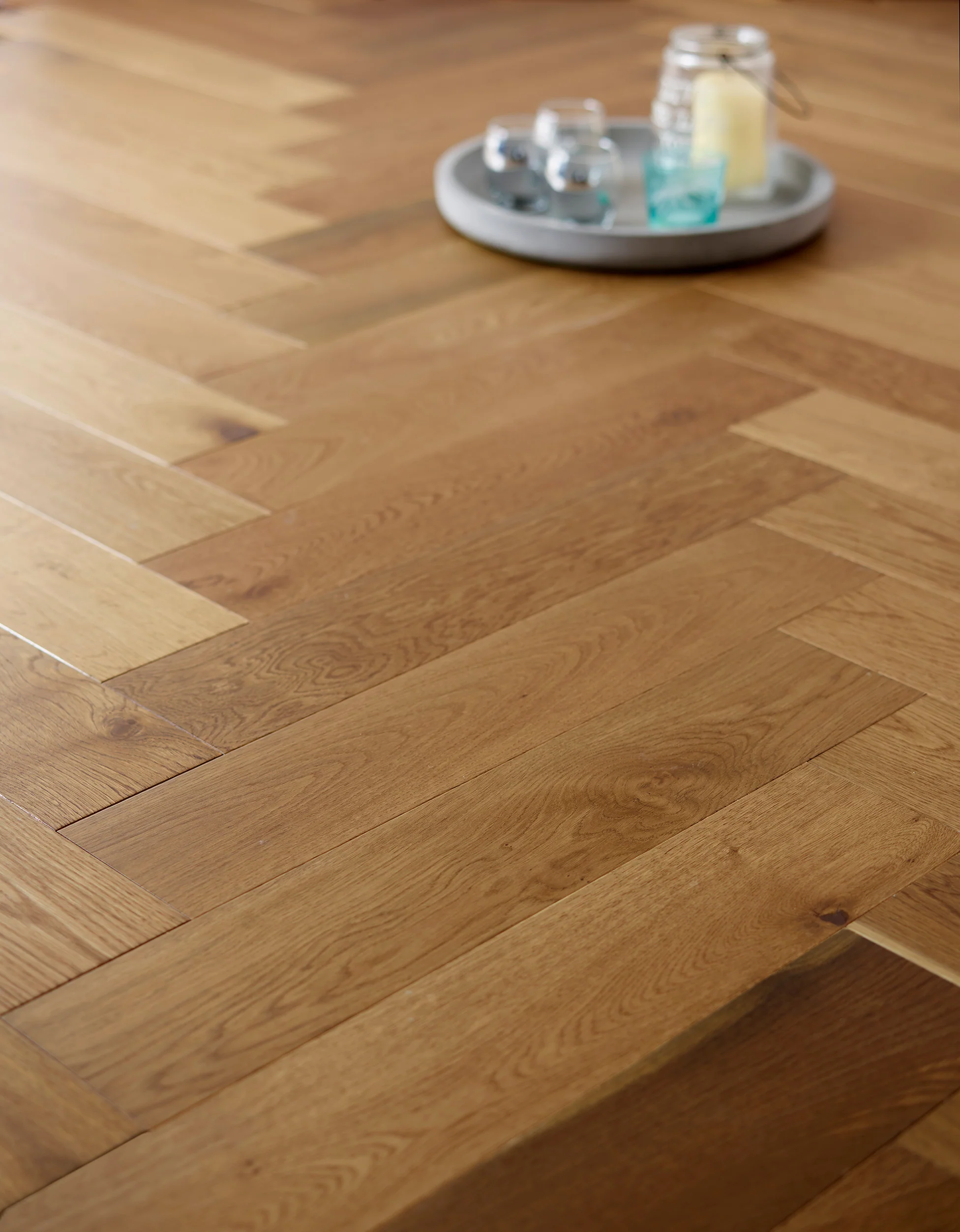 Select Oak Large Herringbone Smoked UV Oiled - Image 3