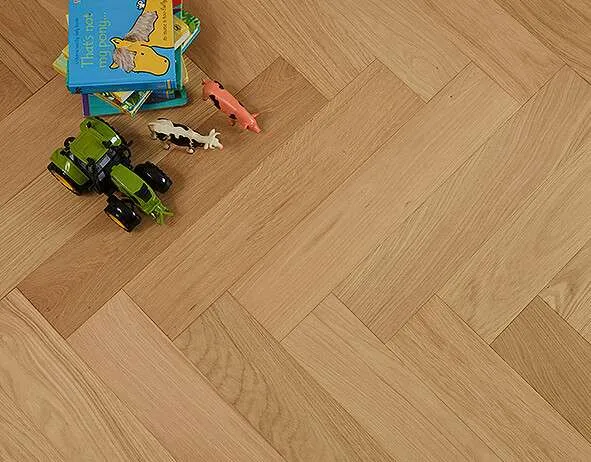 Select Oak Large Herringbone Unfinished