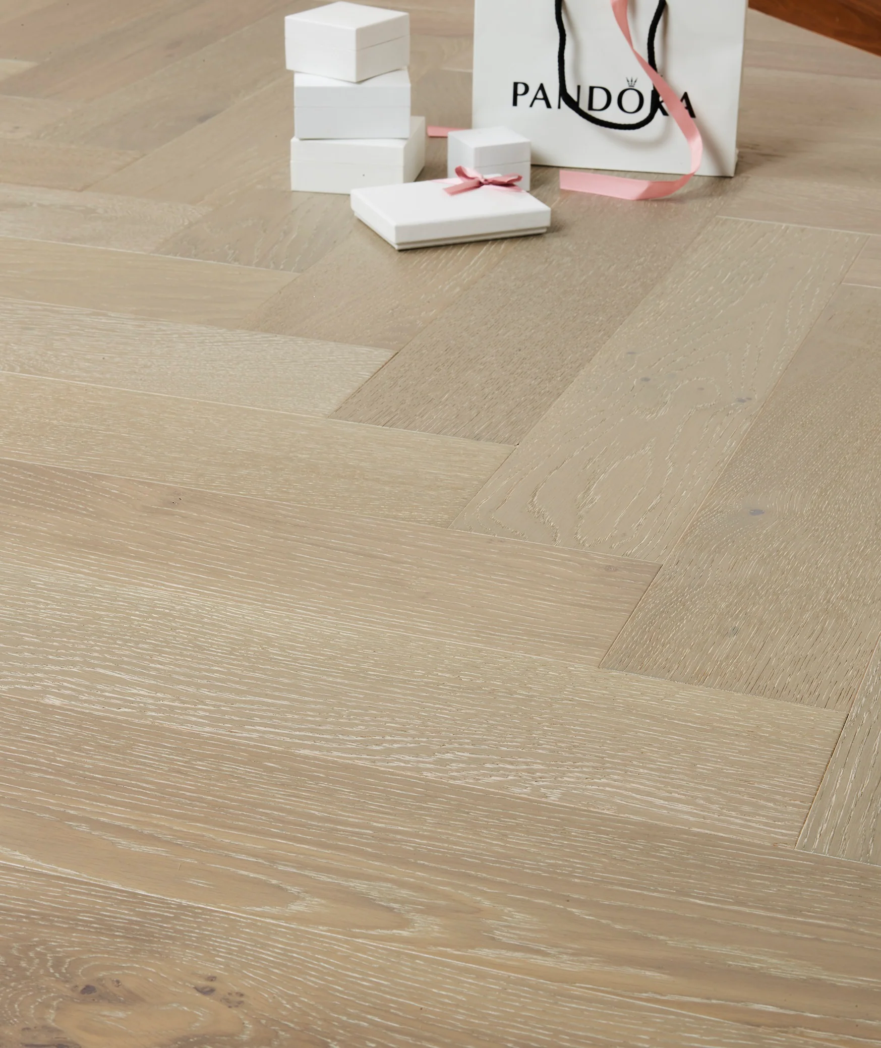 Select Oak Large Herringbone Ice White Limed